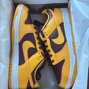 Nike size 11.5 men’s Nike dunk low retro Yellow Sneakers new in box